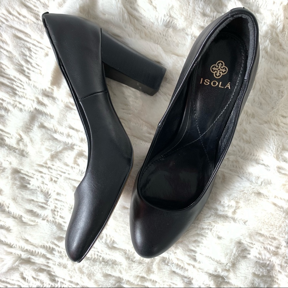 Black Leather Round Toe Pumps